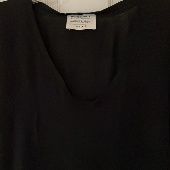 NWOT "The Beginning of" black V neck long t in size 4/XL - Picture 3 of 6